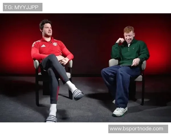 曼联成功签下德比郡16岁门将查理哈迪开启新篇章