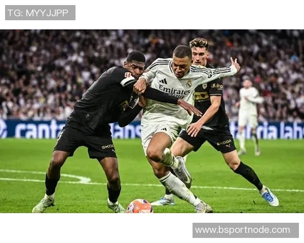 姆巴佩因脚踝不适提前归队将返回皇马进行详细检查